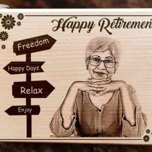 Eco-friendly wood gift engraved with leaf motif