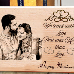 Personalized cutting board with engraved message ‘Home Sweet Home’ and a family name