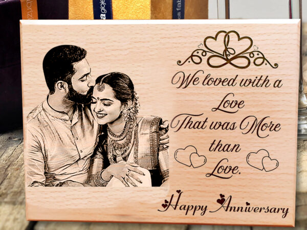 Personalized cutting board with engraved message ‘Home Sweet Home’ and a family name